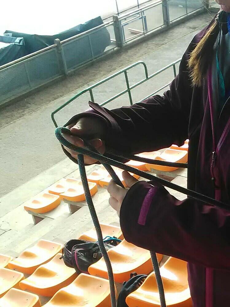 Une maille à l'endroit... Une maille à l'endroit...