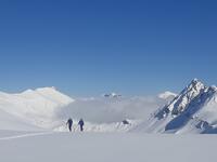 En montant aux rochers des Enclaves En montant aux rochers des Enclaves