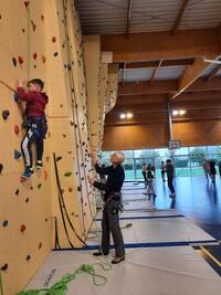 PIEDS OK, ET LA MAIN ? PIEDS OK, ET LA MAIN ?