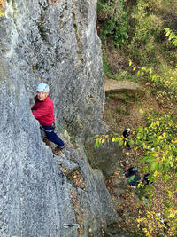 YVES SURPRIS DANS "LE SERPENT" YVES SURPRIS DANS "LE SERPENT"