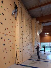 ENCORE UN PAS OU DEUX... ENCORE UN PAS OU DEUX...